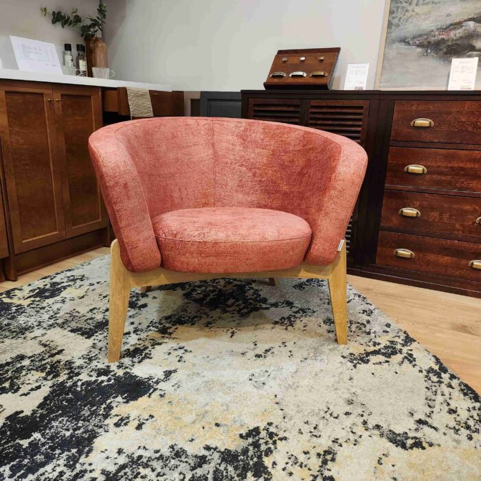 Armchair Curve