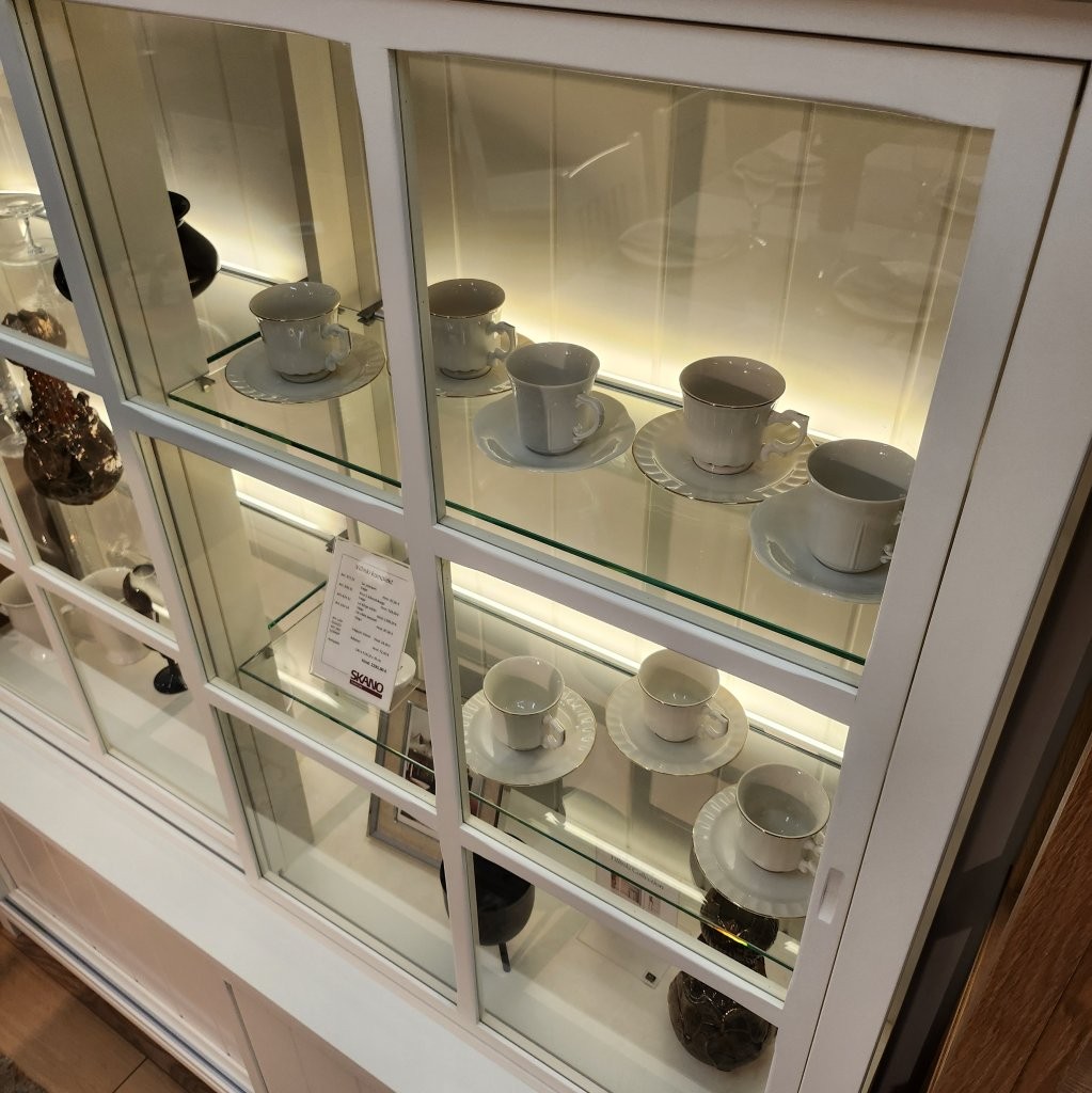 Villinki vitriinkapp LED valgustusega - Image 4